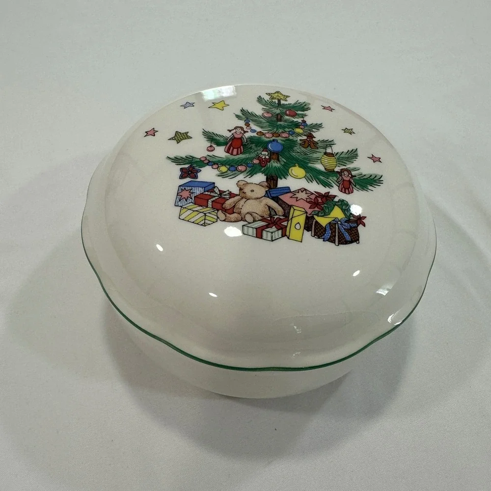 Nikko Christmastime Covered Bon Bon Dish‎ 5in White Christmas Tree